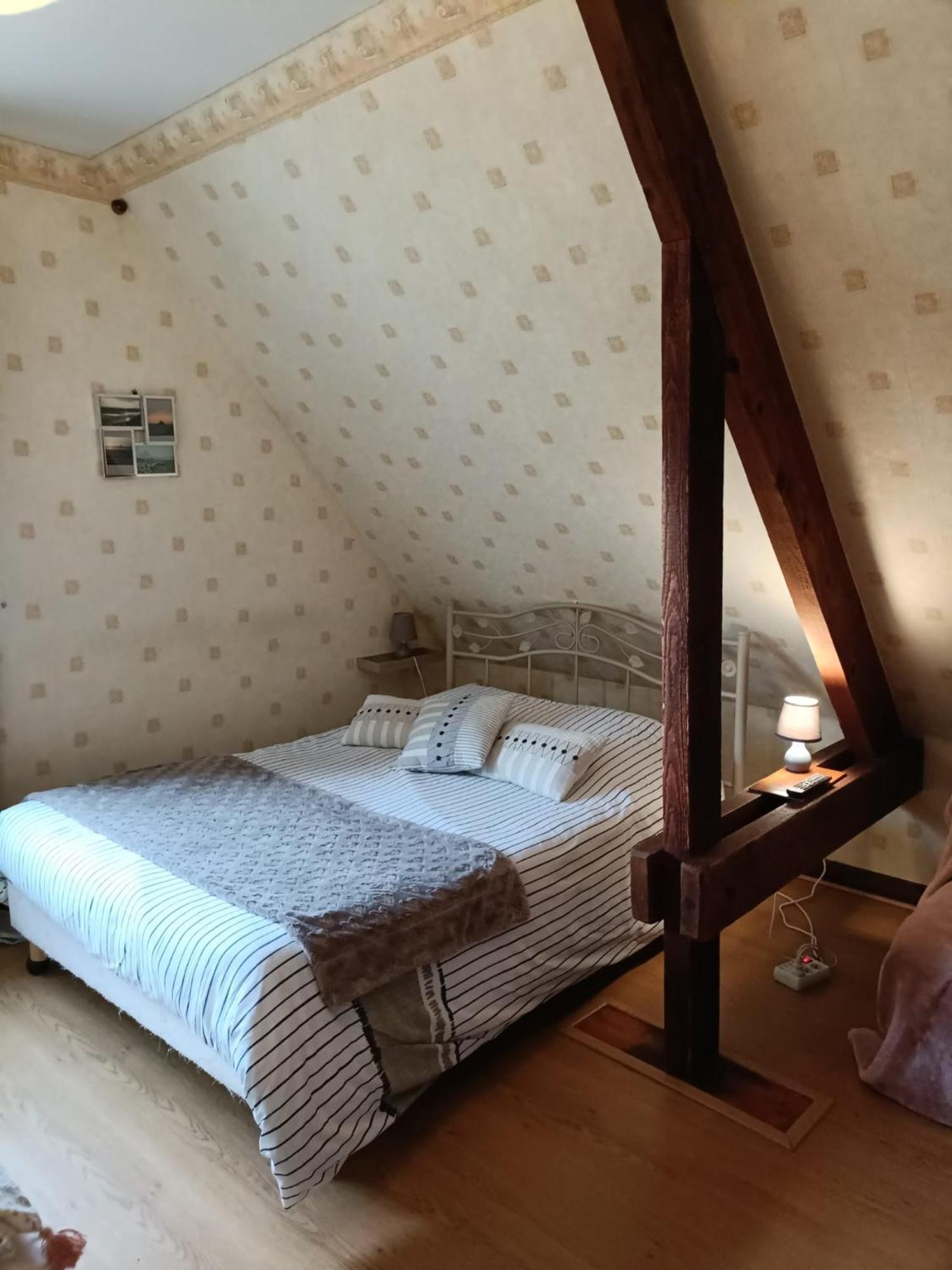 Maison D'Hotes Les Vallees Saint-Quentin-sur-le-Homme Zimmer foto